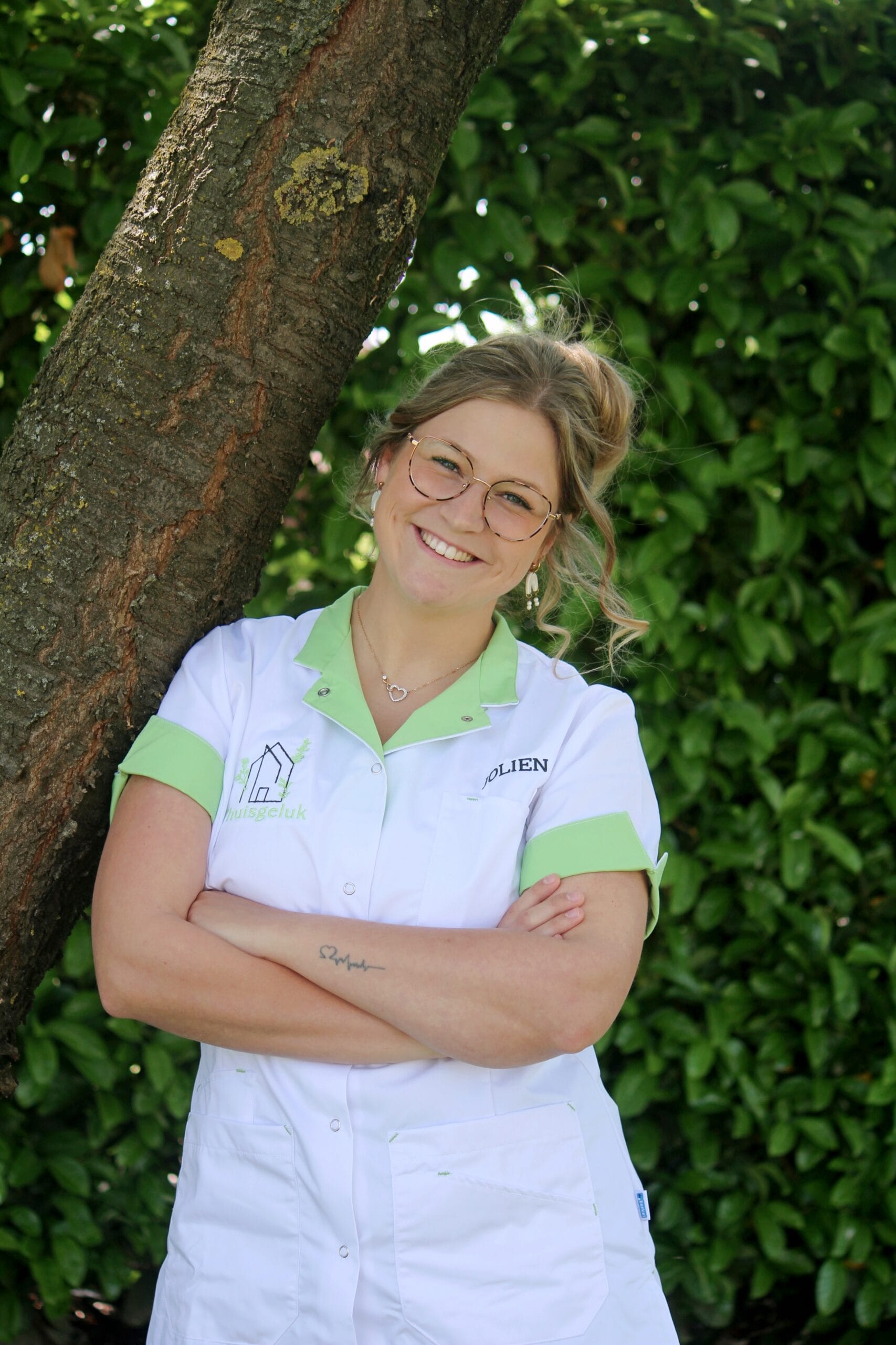 Jolien thuisverpleegster met warme , lieve en goede thuisverpleging