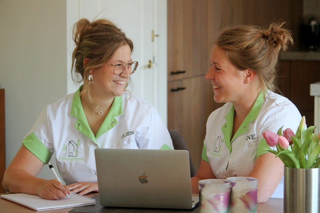 Thuisgeluk 7 op 7 thuiszorg met permanentie en bereikbaarheid